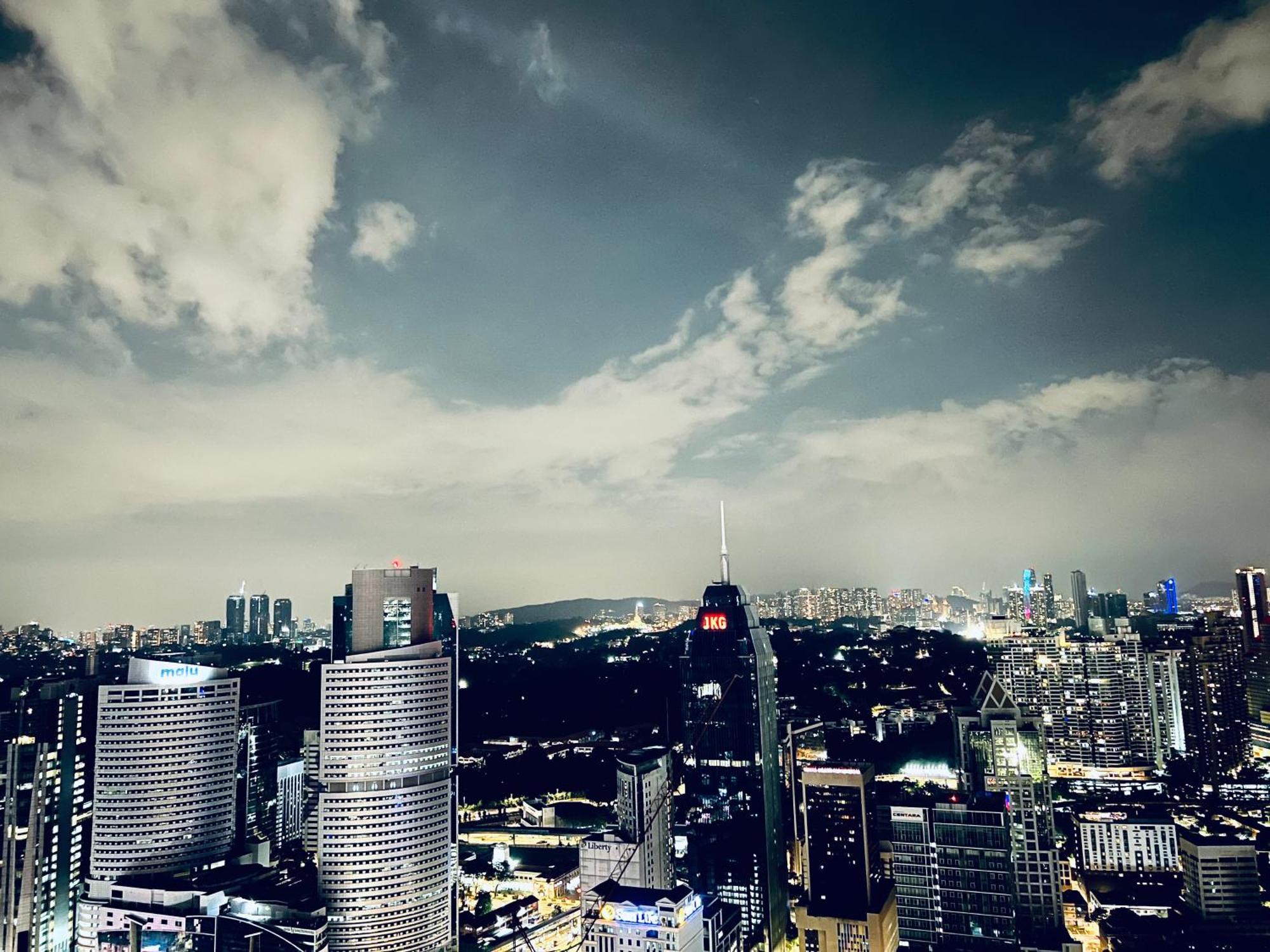 קואלה לומפור The Infinitum Kualalumpur Skypool Hotel מראה חיצוני תמונה